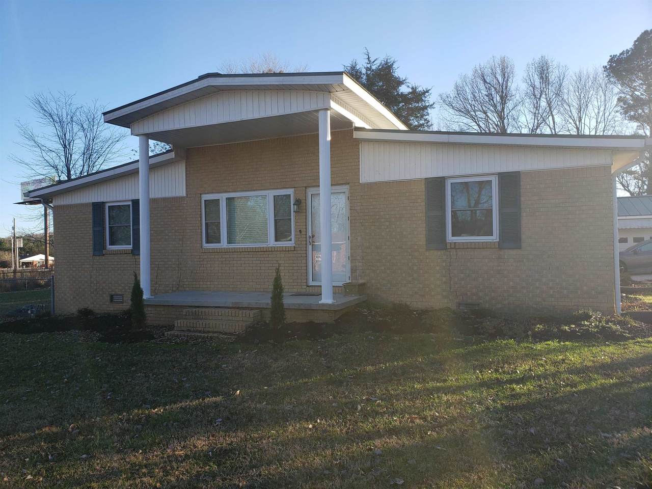 1710 Elm Ln - Photo 1