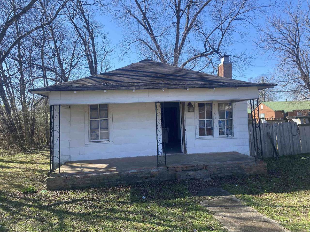 709 16th St - Photo 1