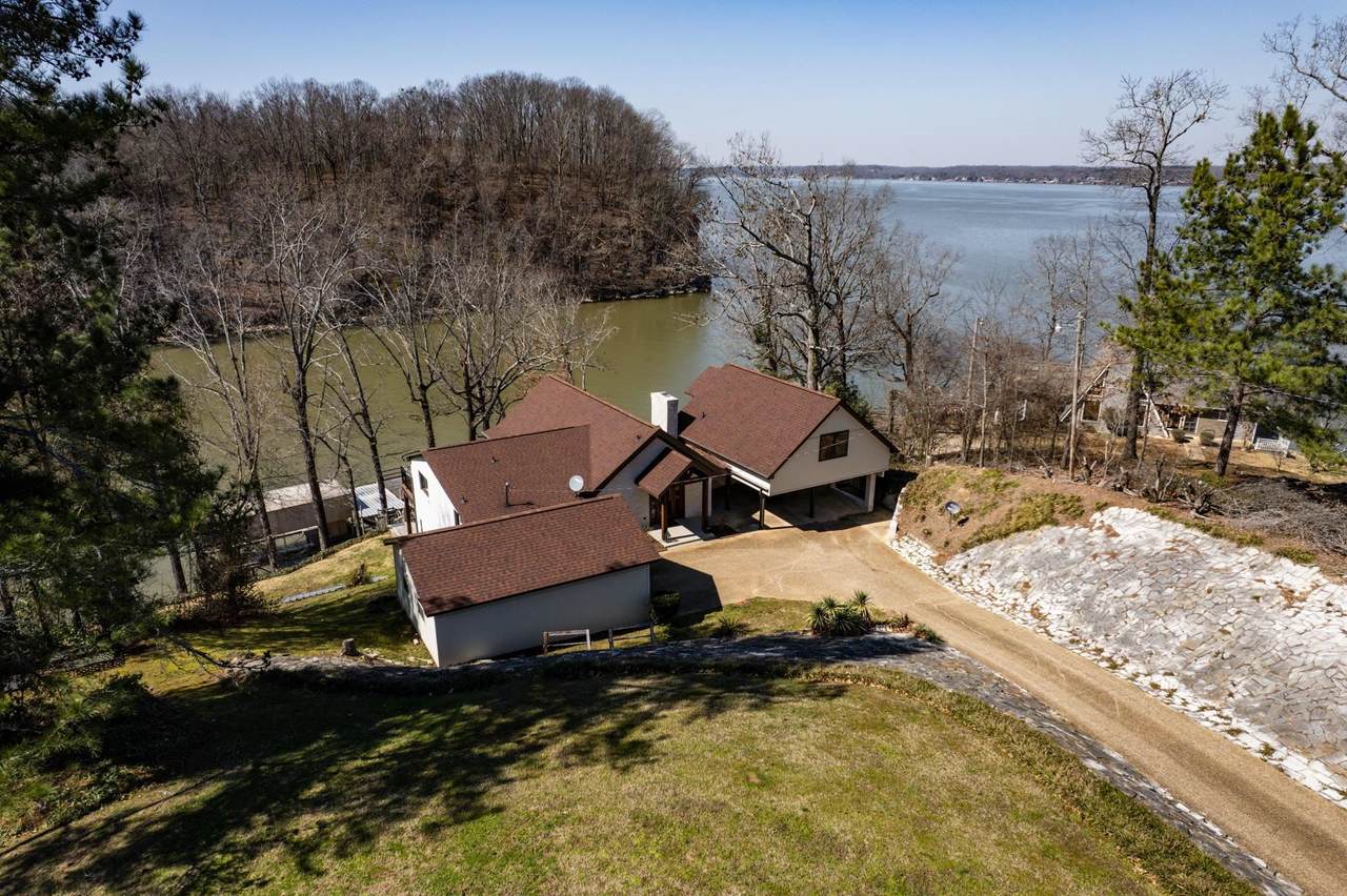 1229 Veterans Dr - Photo 1