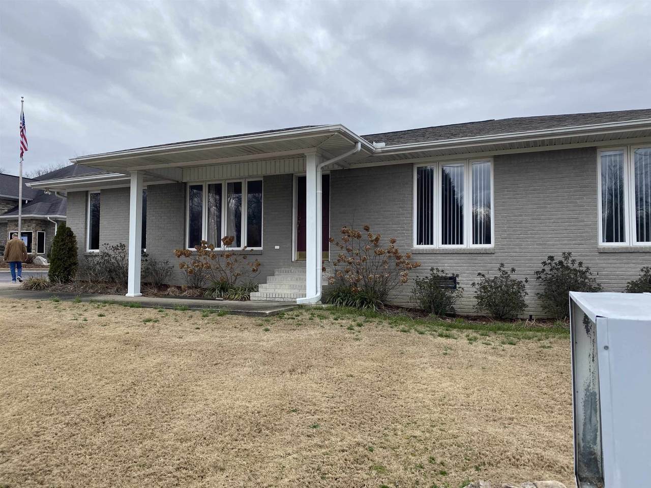 715 Cox Creek Pkwy - Photo 1