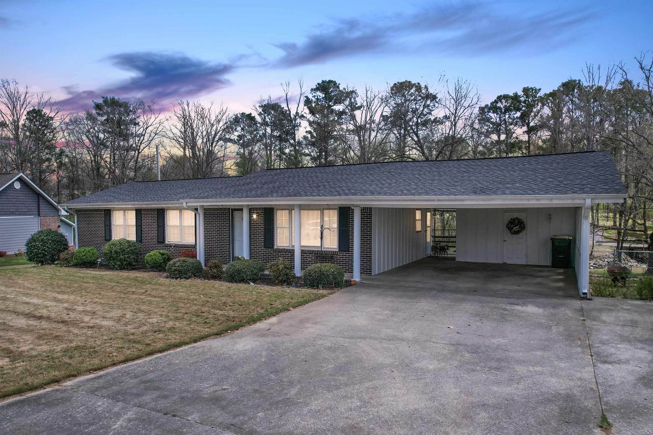 1826 Oakmont Dr - Photo 1