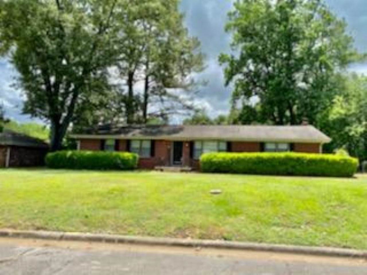 809 Tipton Dr - Photo 1