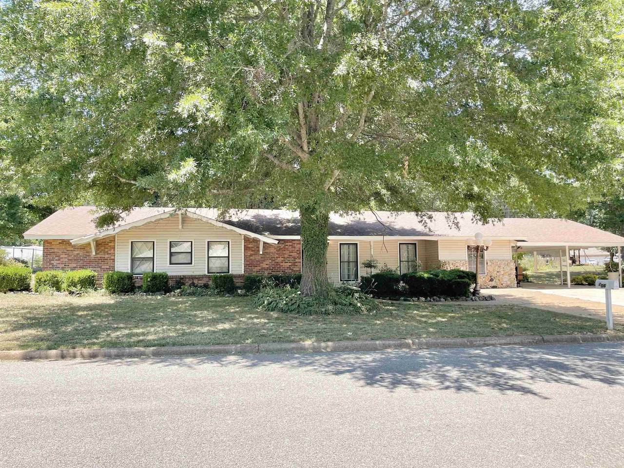 106 Kathy St - Photo 1