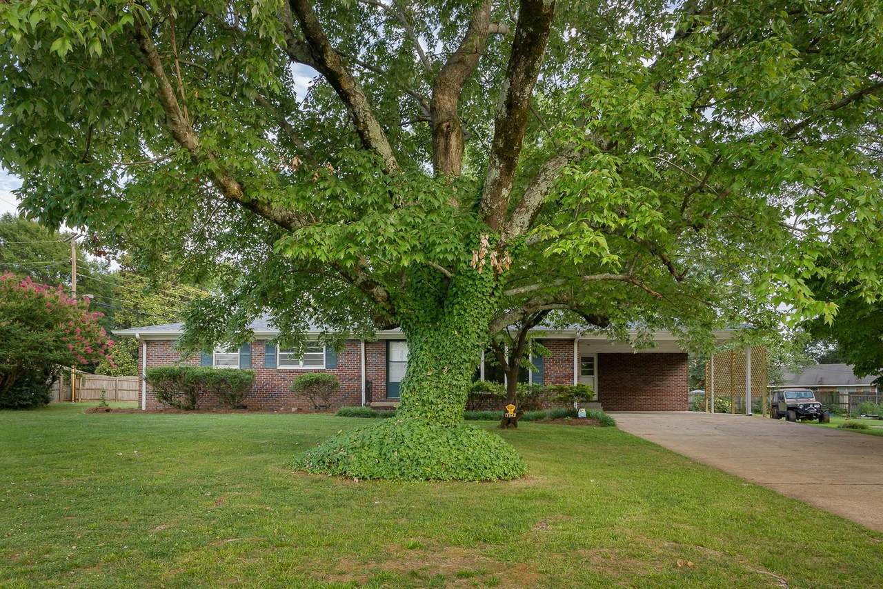 1942 Greenbrier Rd - Photo 1
