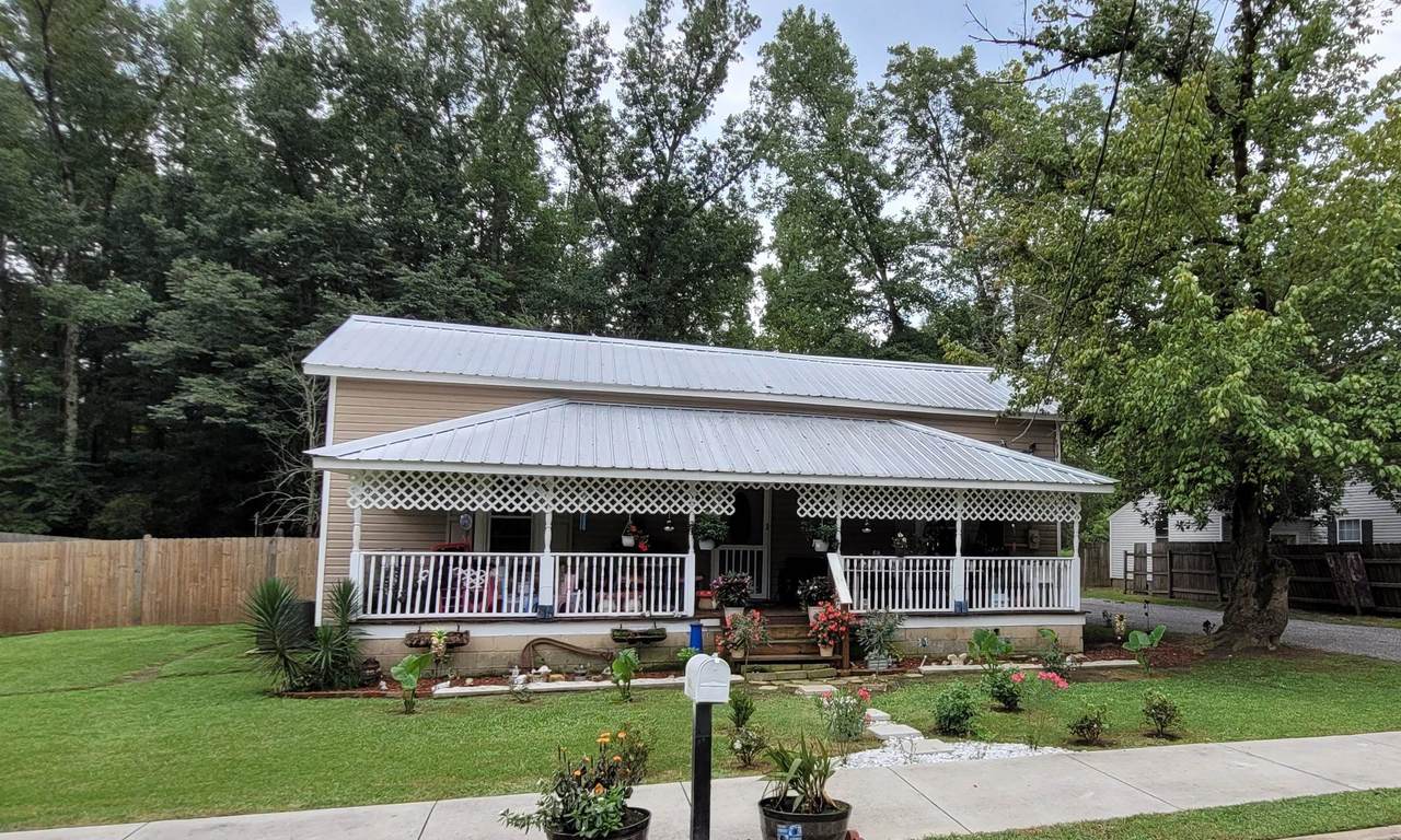 109 Self Ave - Photo 1
