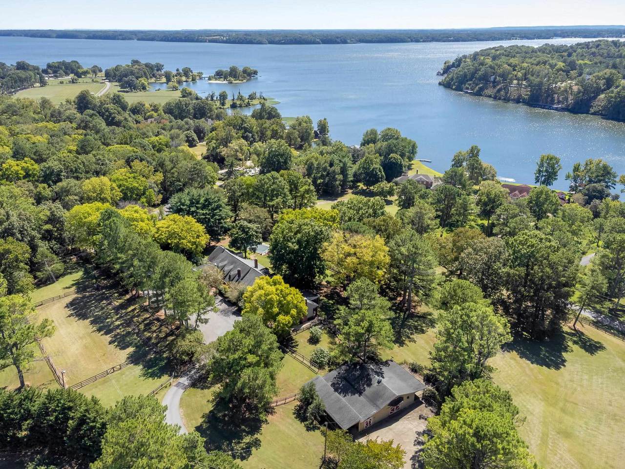 715 Robbins Beach Rd - Photo 1