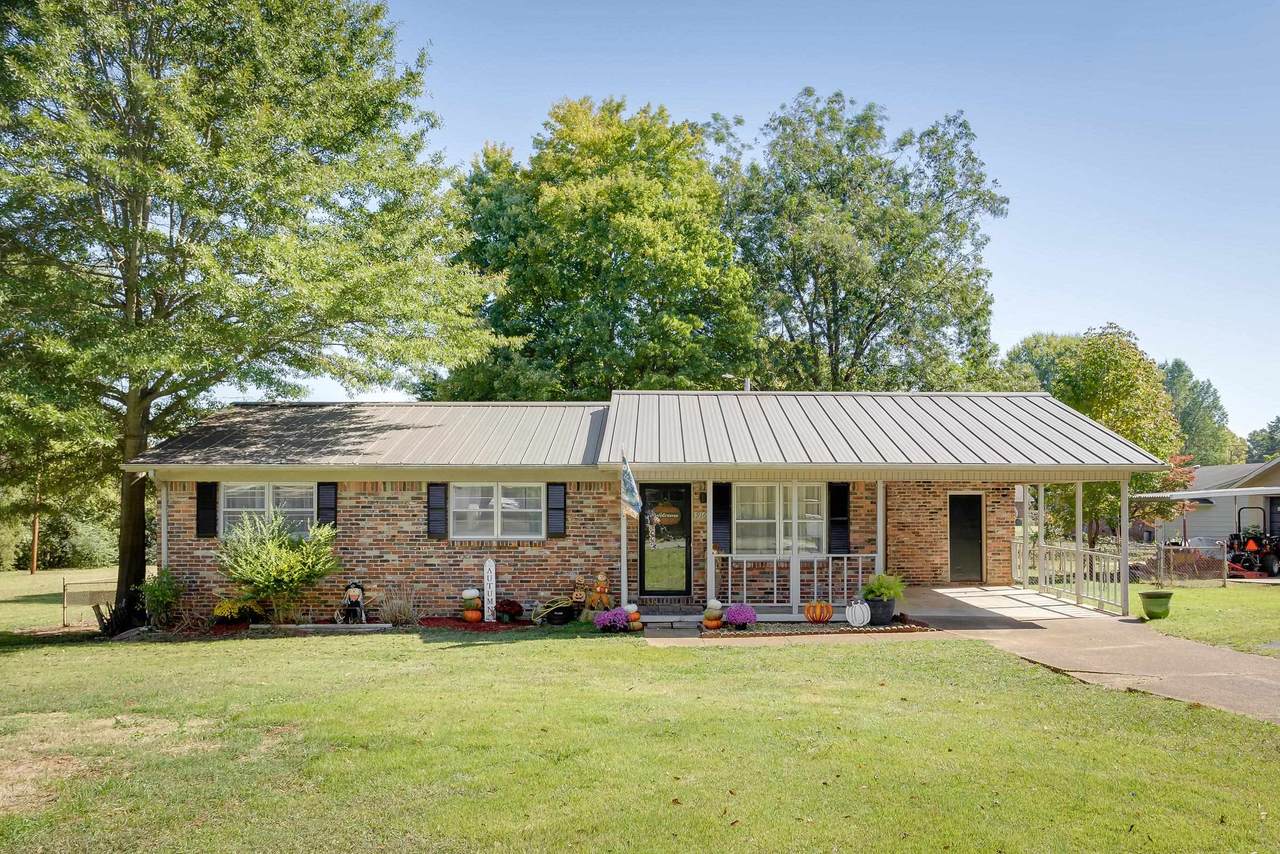 916 Vista Cir - Photo 1