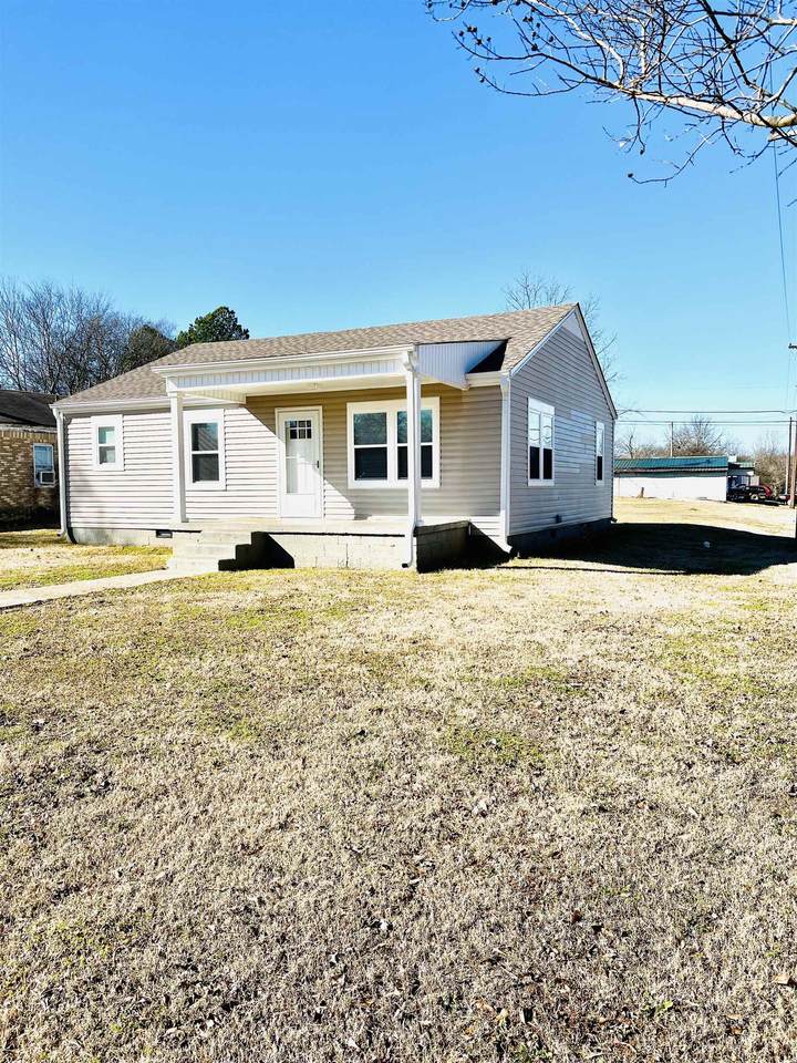 811 14th Ave - Photo 1