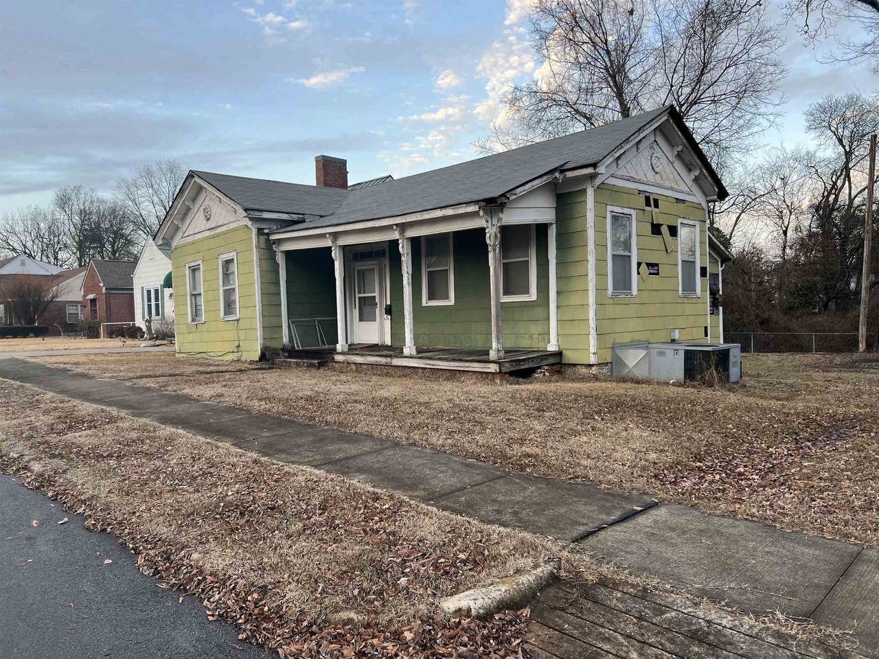 424 Cypress St - Photo 1
