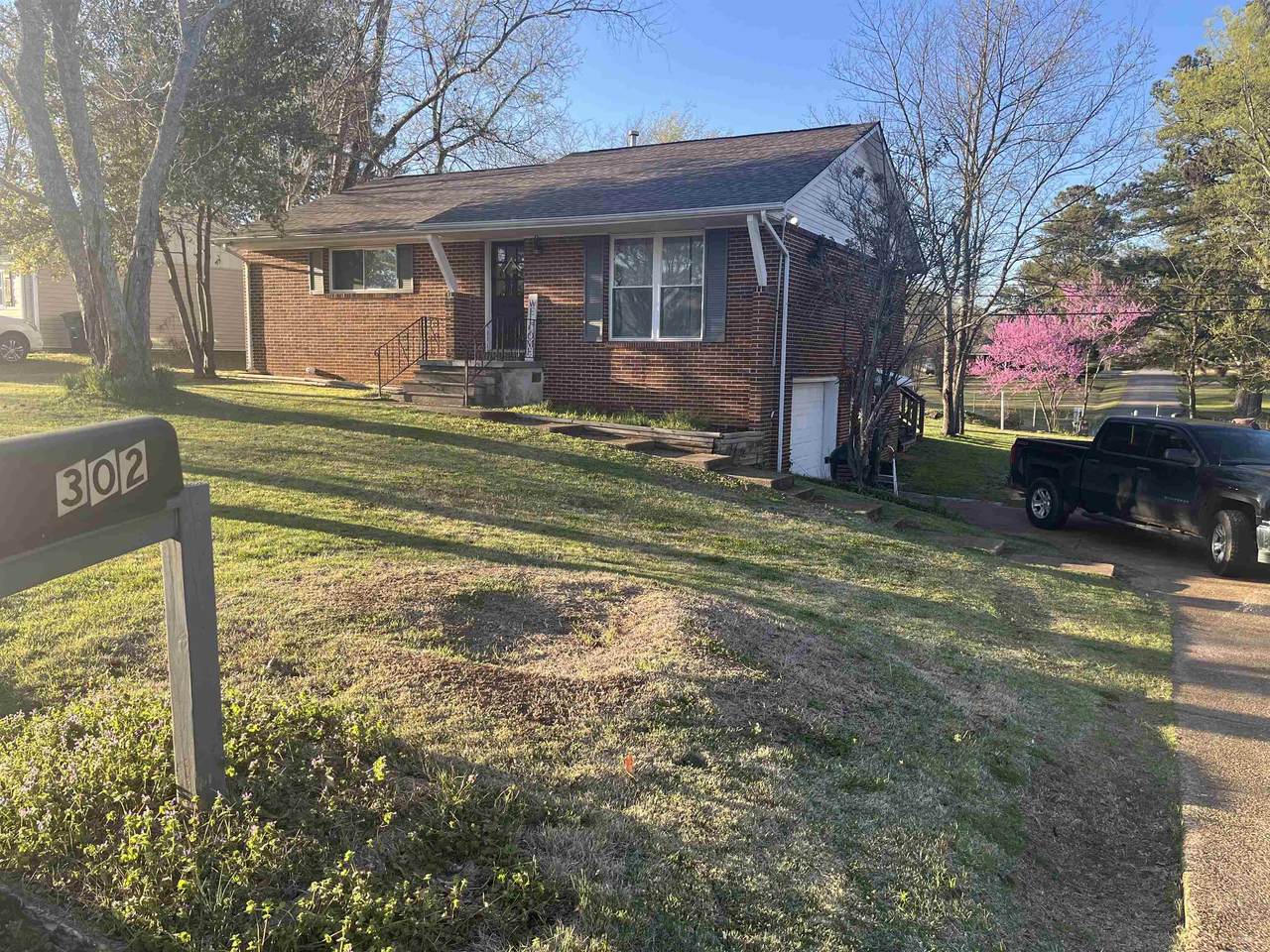 302 Pamplin Ave, Florence, AL 35633 (MLS 515463) MarMac Real Estate