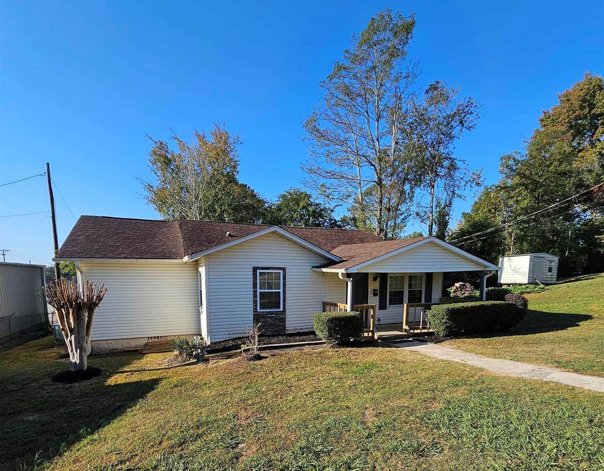 305 Franklin St - Photo 1