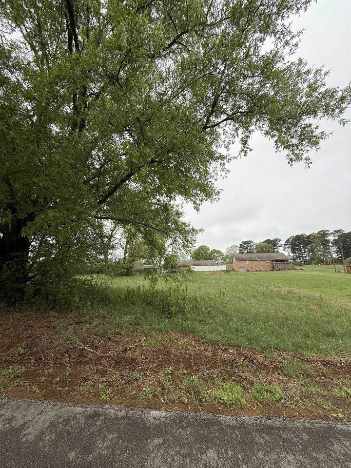 324 Oakview Cir - Photo 1