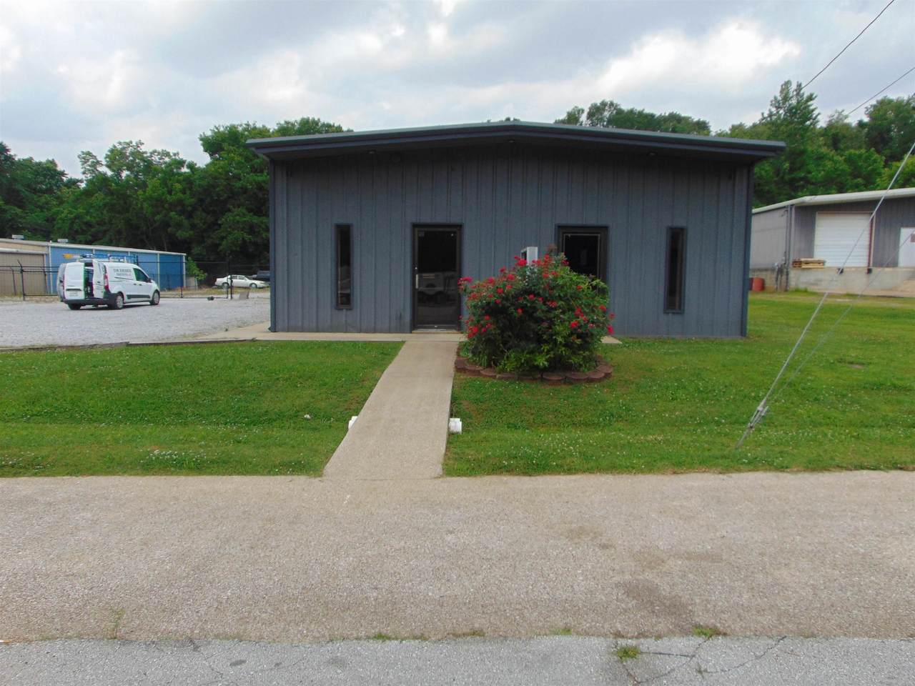 707 Broadway St - Photo 1