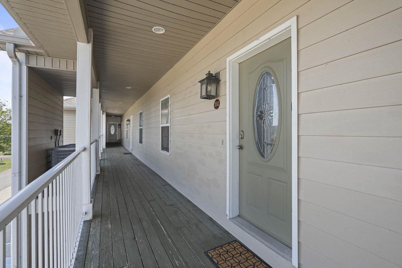 5590 Bay Village Dr - Photo 1