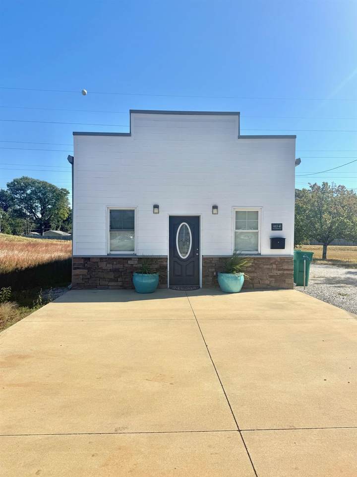 423 B Cox Blvd - Photo 1