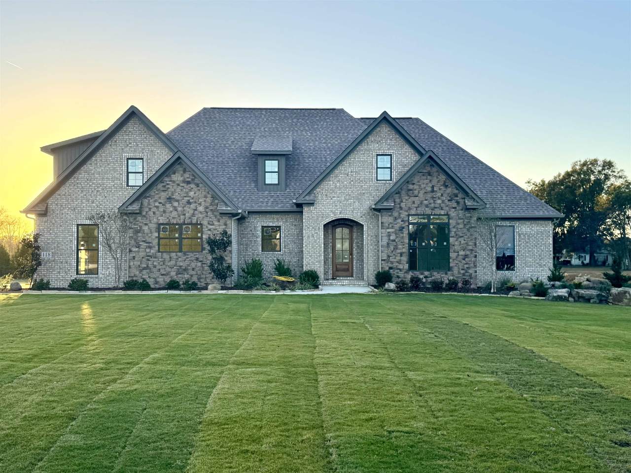 118 Randal Ln - Photo 1