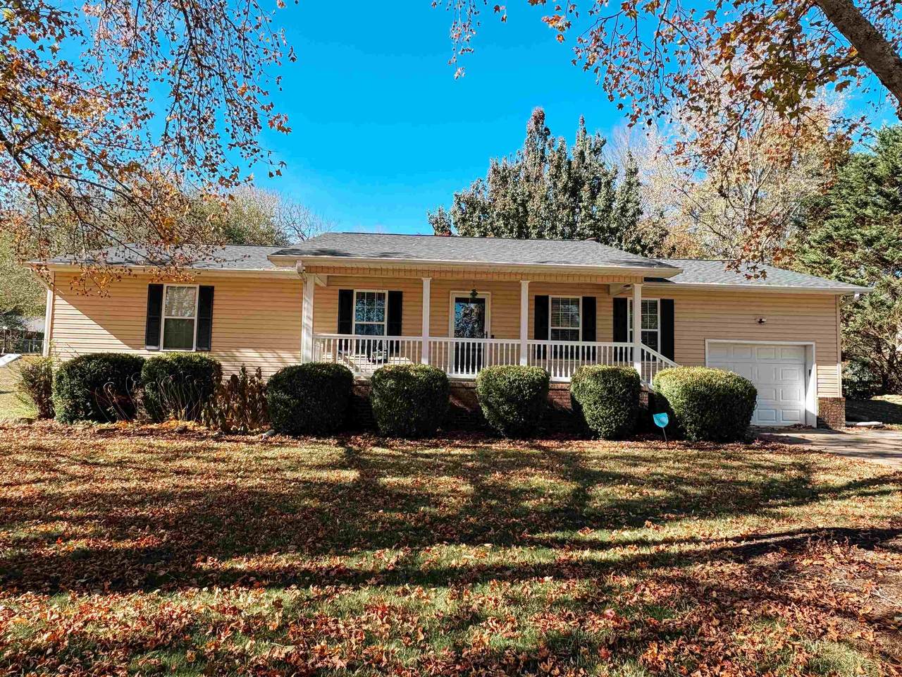 1019 8th St - Photo 1