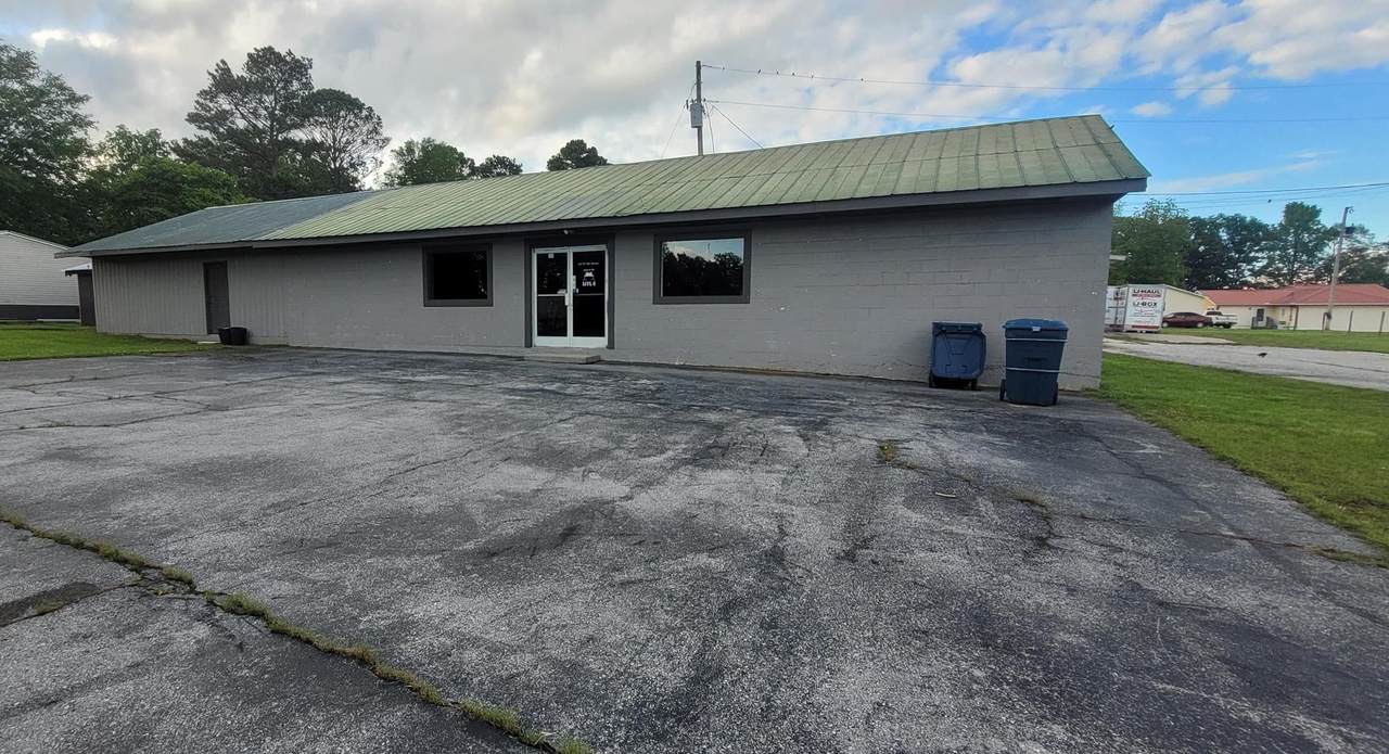 1631 Oak St - Photo 1