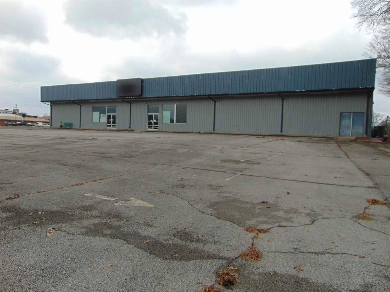 916 21st St - Photo 1