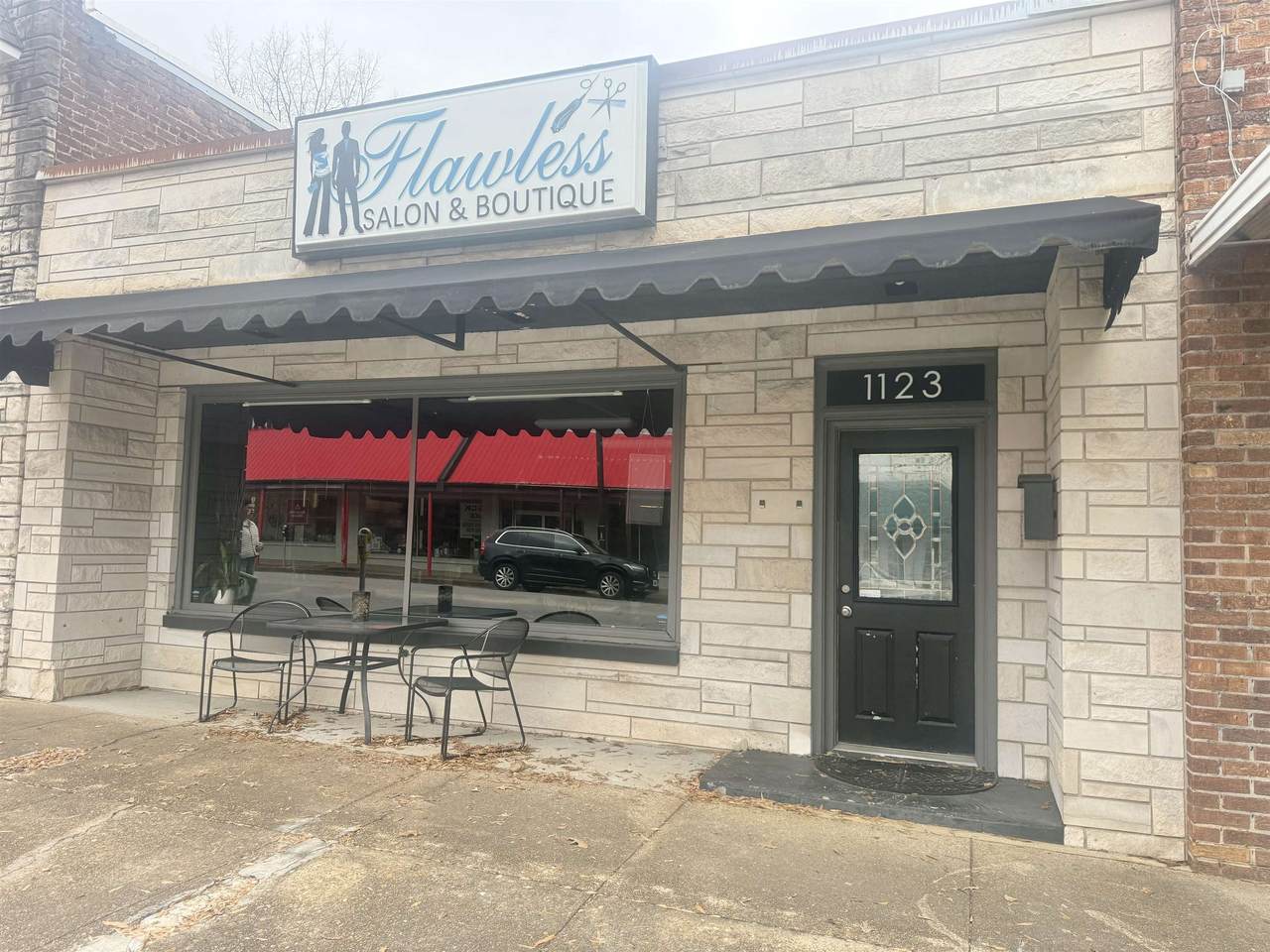 1123 Wood Ave - Photo 1