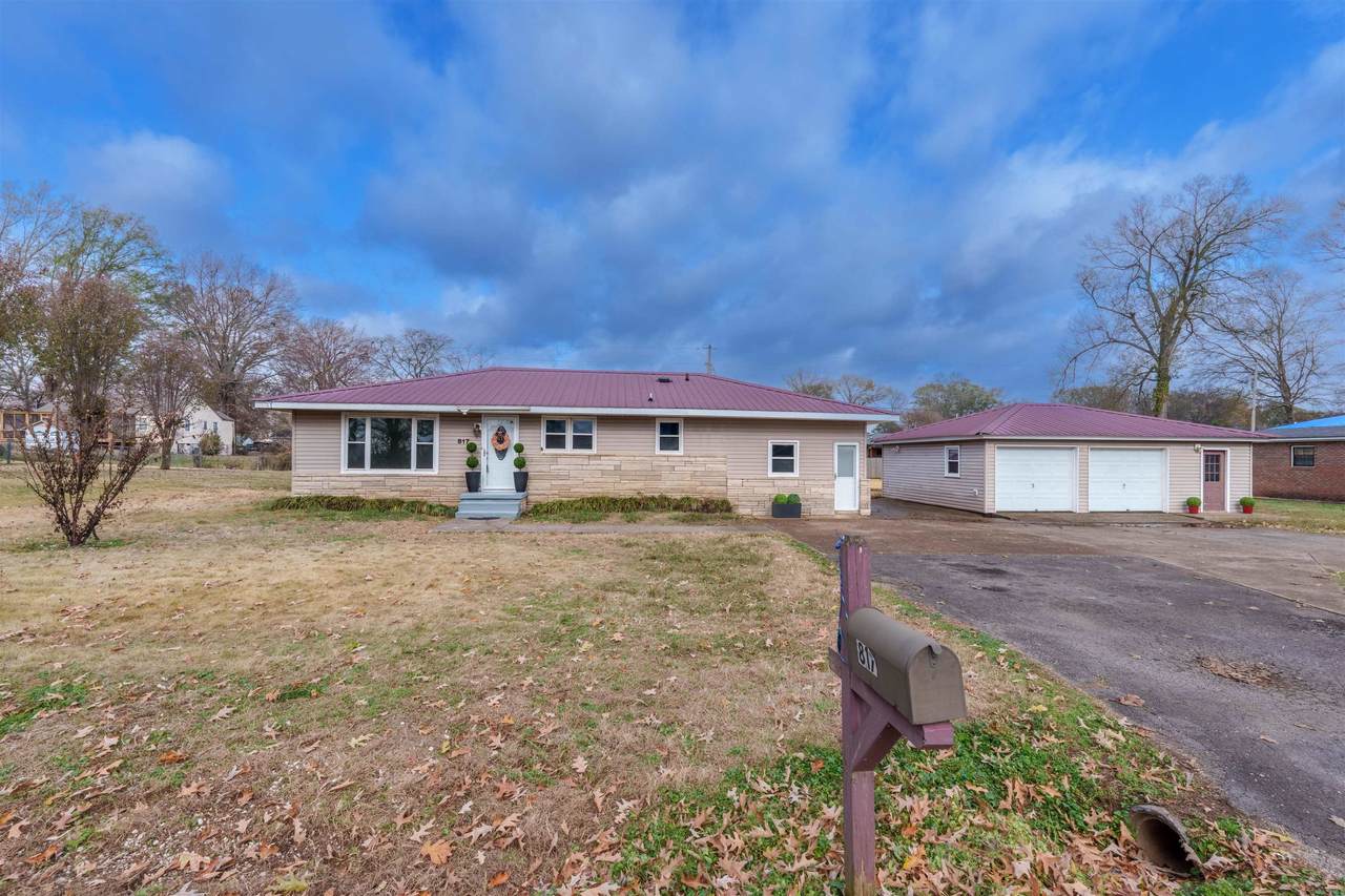 817 Grand Ave - Photo 1