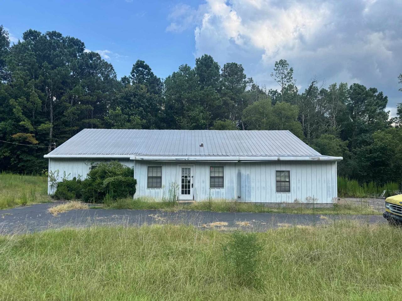 5670 Newburg Rd - Photo 1