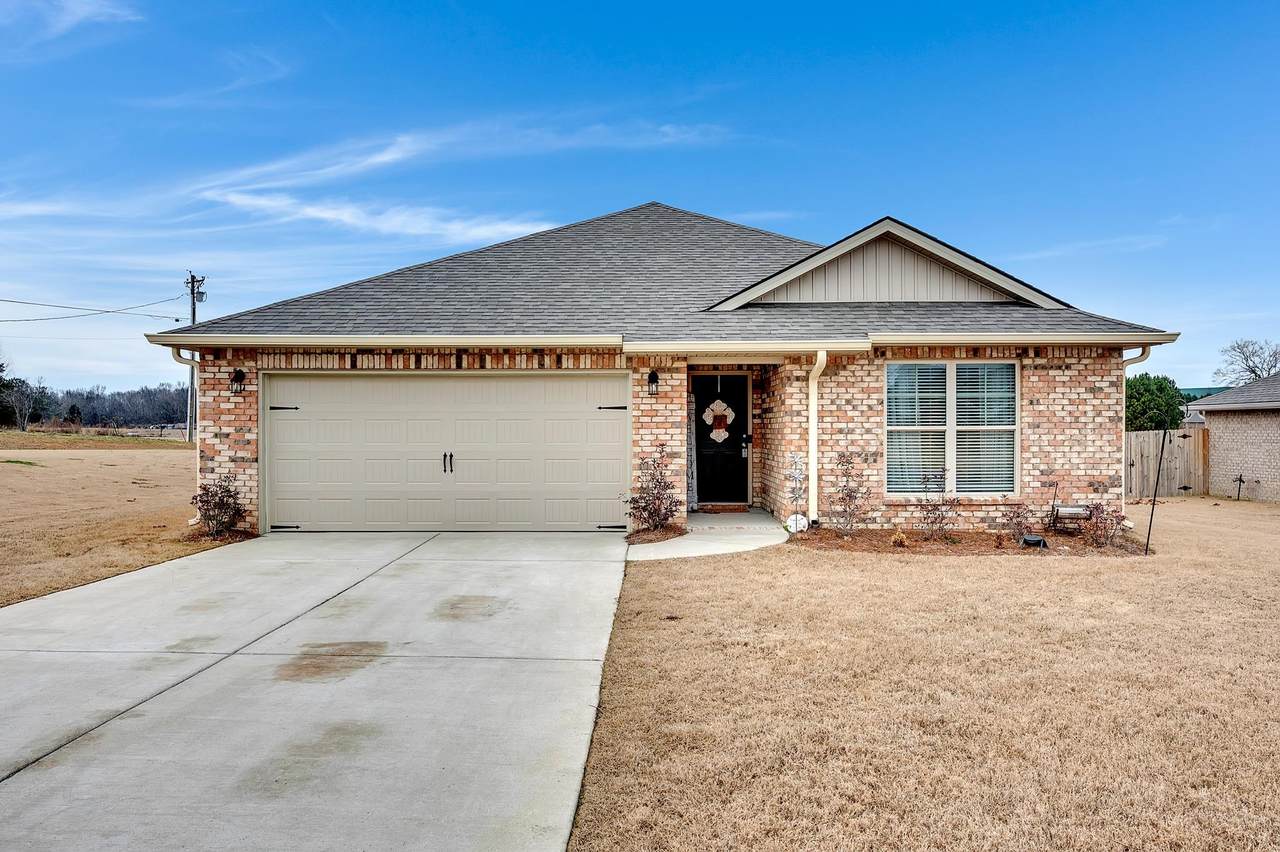 1107 Colonial Dr - Photo 1