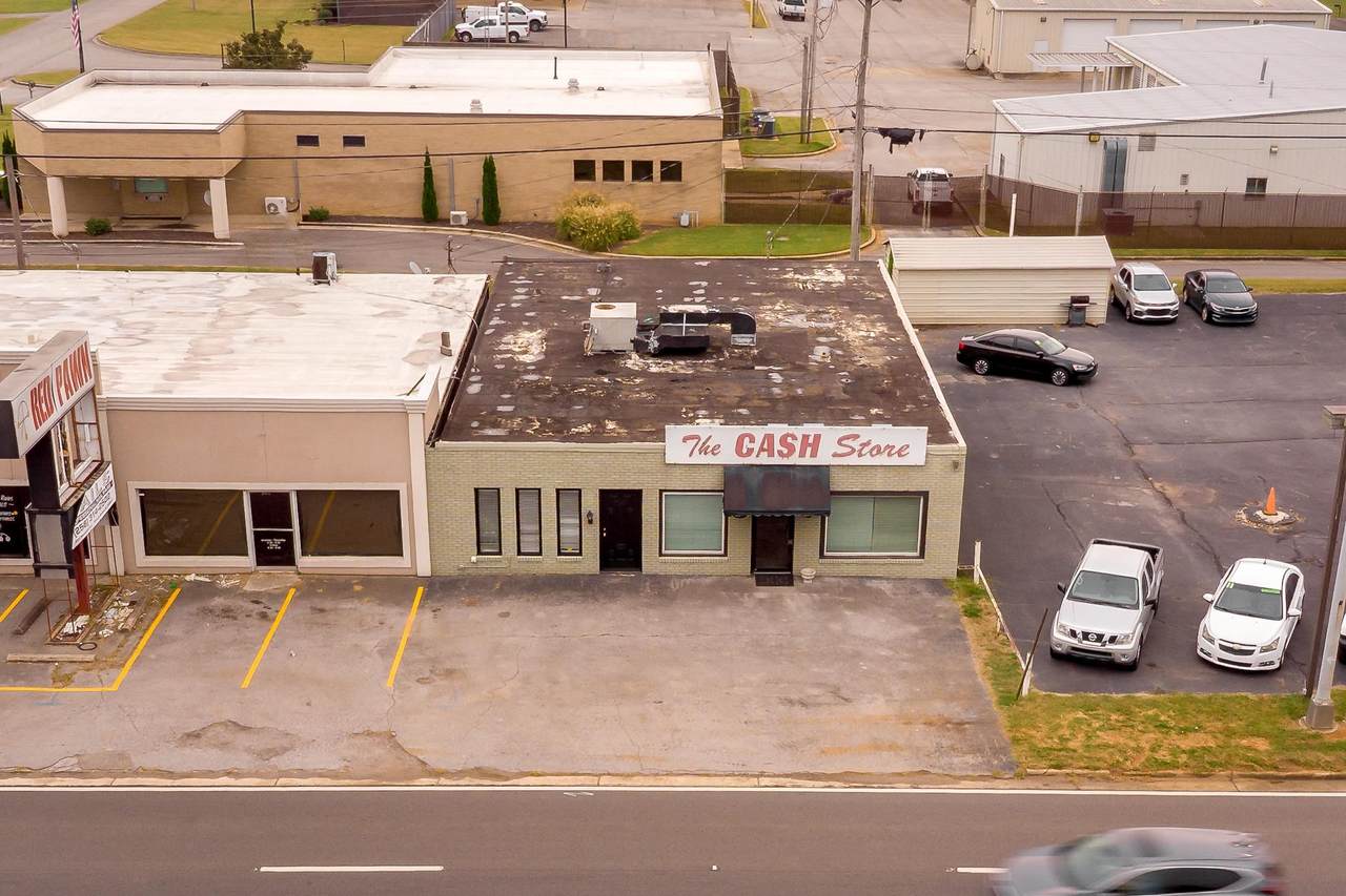 2211 Woodard Ave - Photo 1