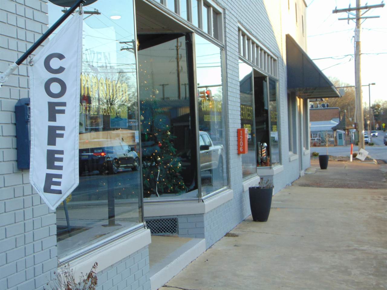 1208 Wood Ave - Photo 1