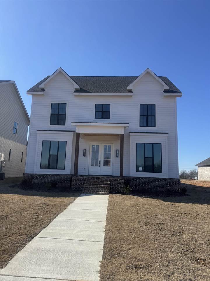 300 Fame Ave - Photo 1