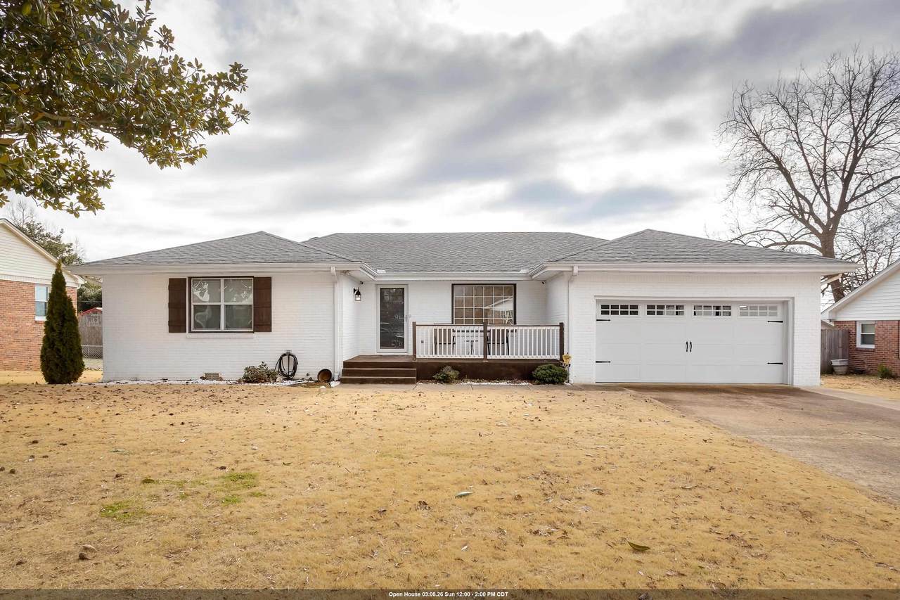 570 Hazelwood Dr - Photo 1