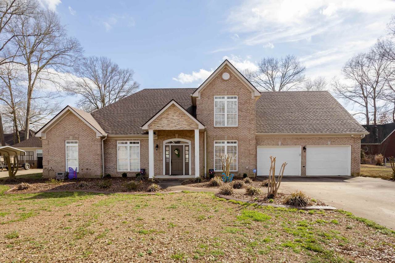 1702 Woodside Dr - Photo 1