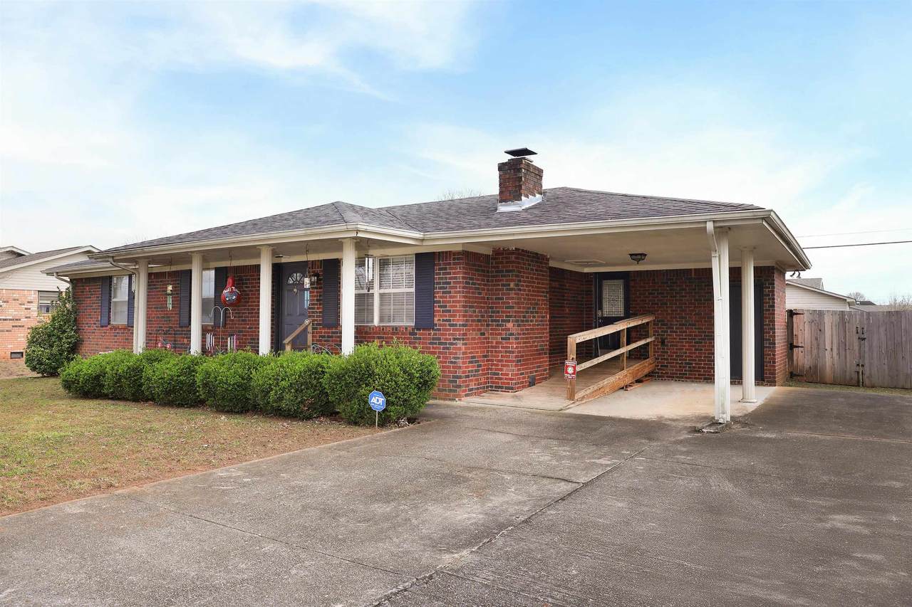 207 Colorado Ave - Photo 1