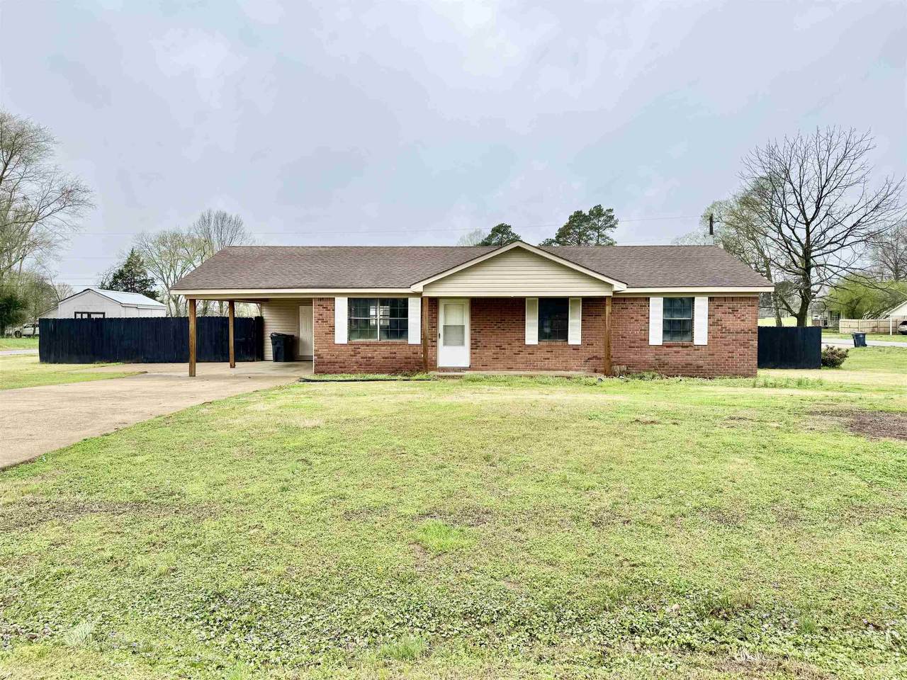 385 Greer Dr - Photo 1