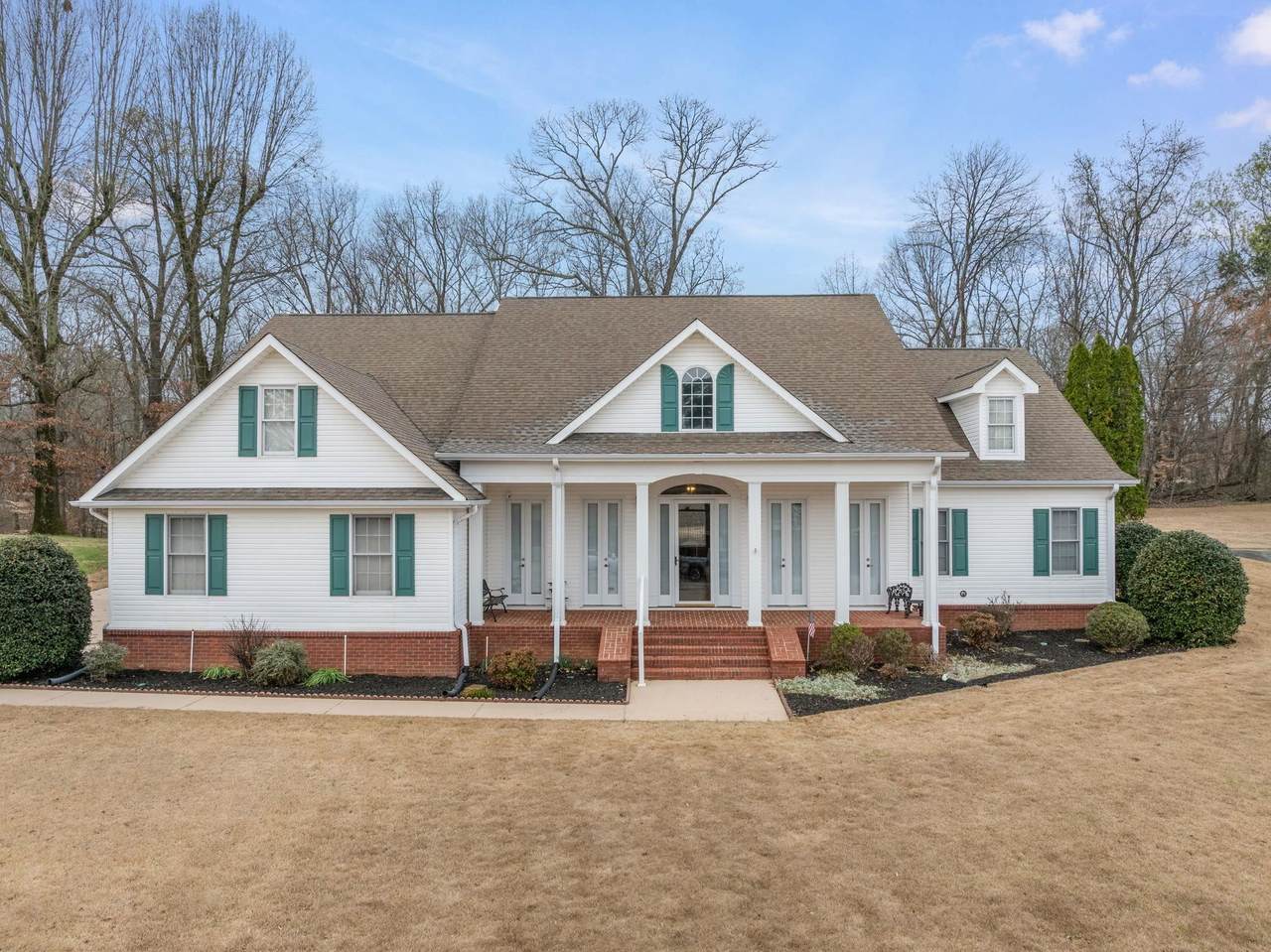 384 Ridgecliff Dr - Photo 1