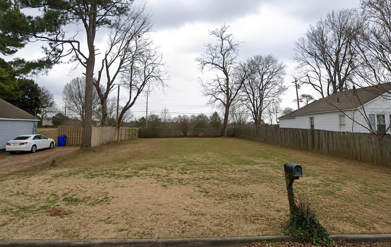 612 Marion Ave - Photo 1