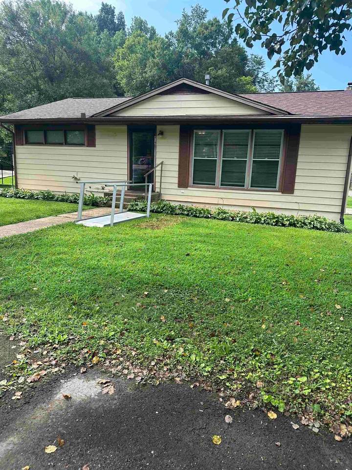 419 Burgess St - Photo 1