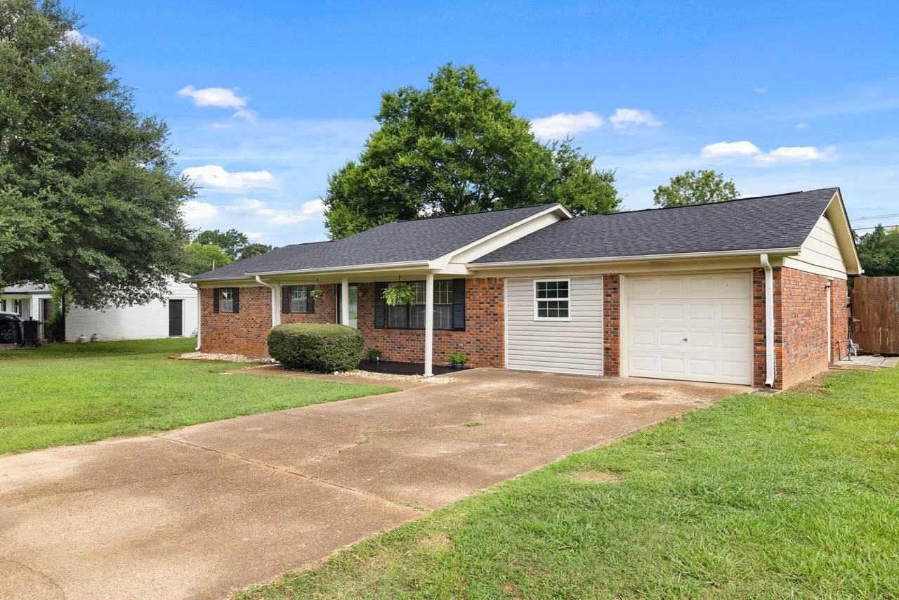 330 Leona Dr - Photo 1