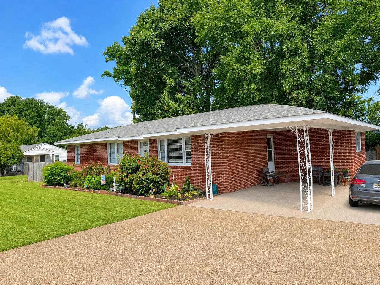 108 Tunstall St - Photo 1