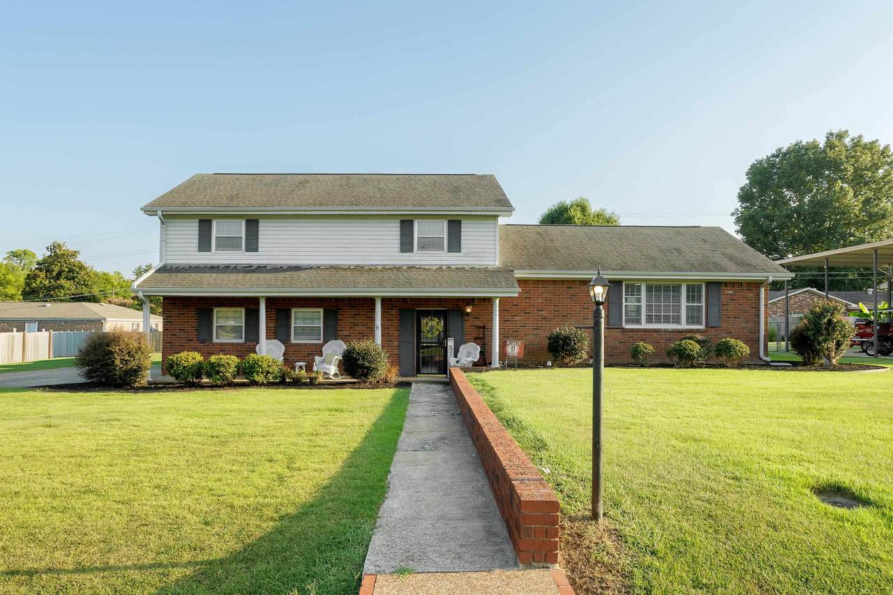 303 Laurel St - Photo 1