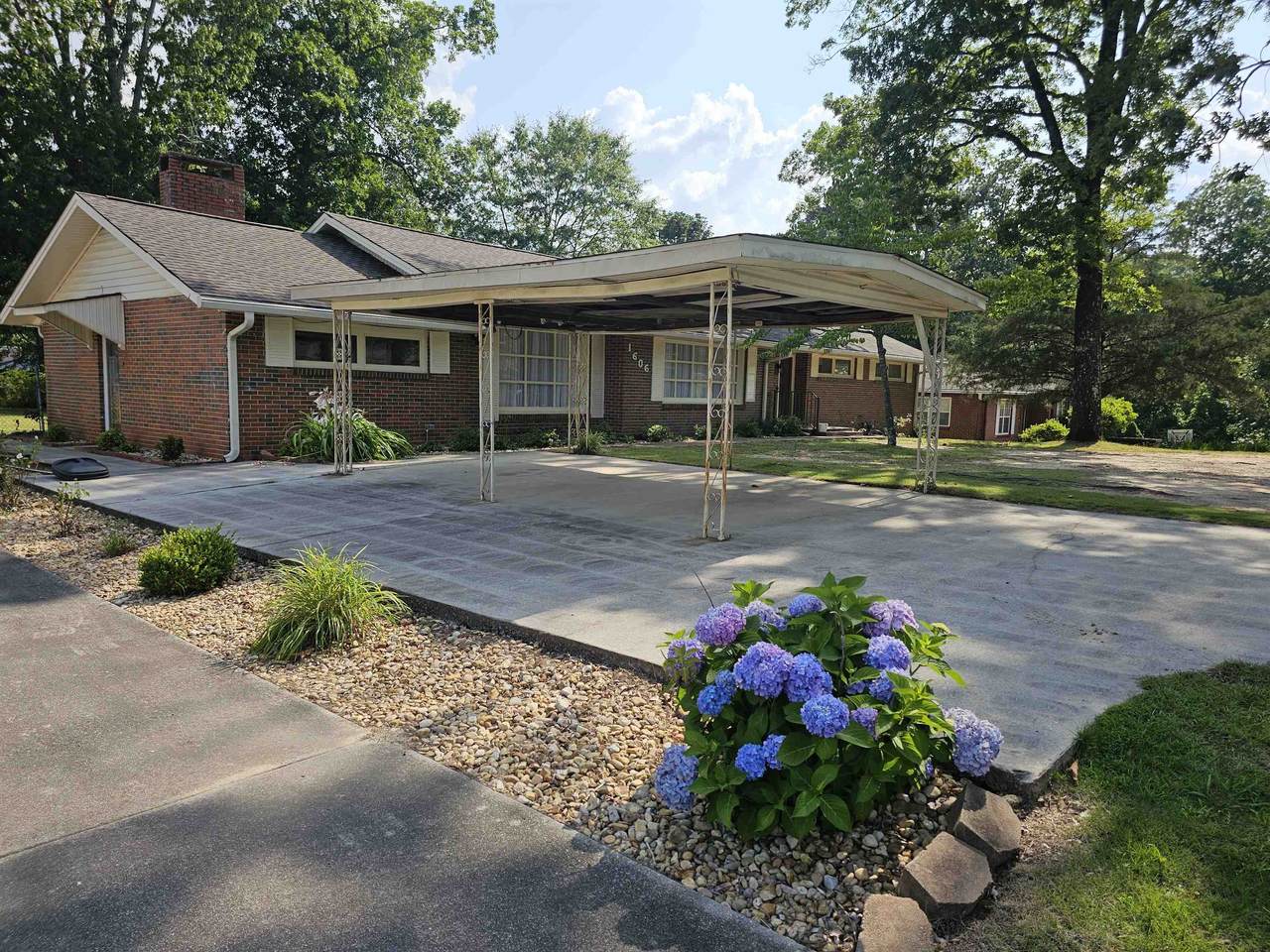  Address Not Published - Photo 1