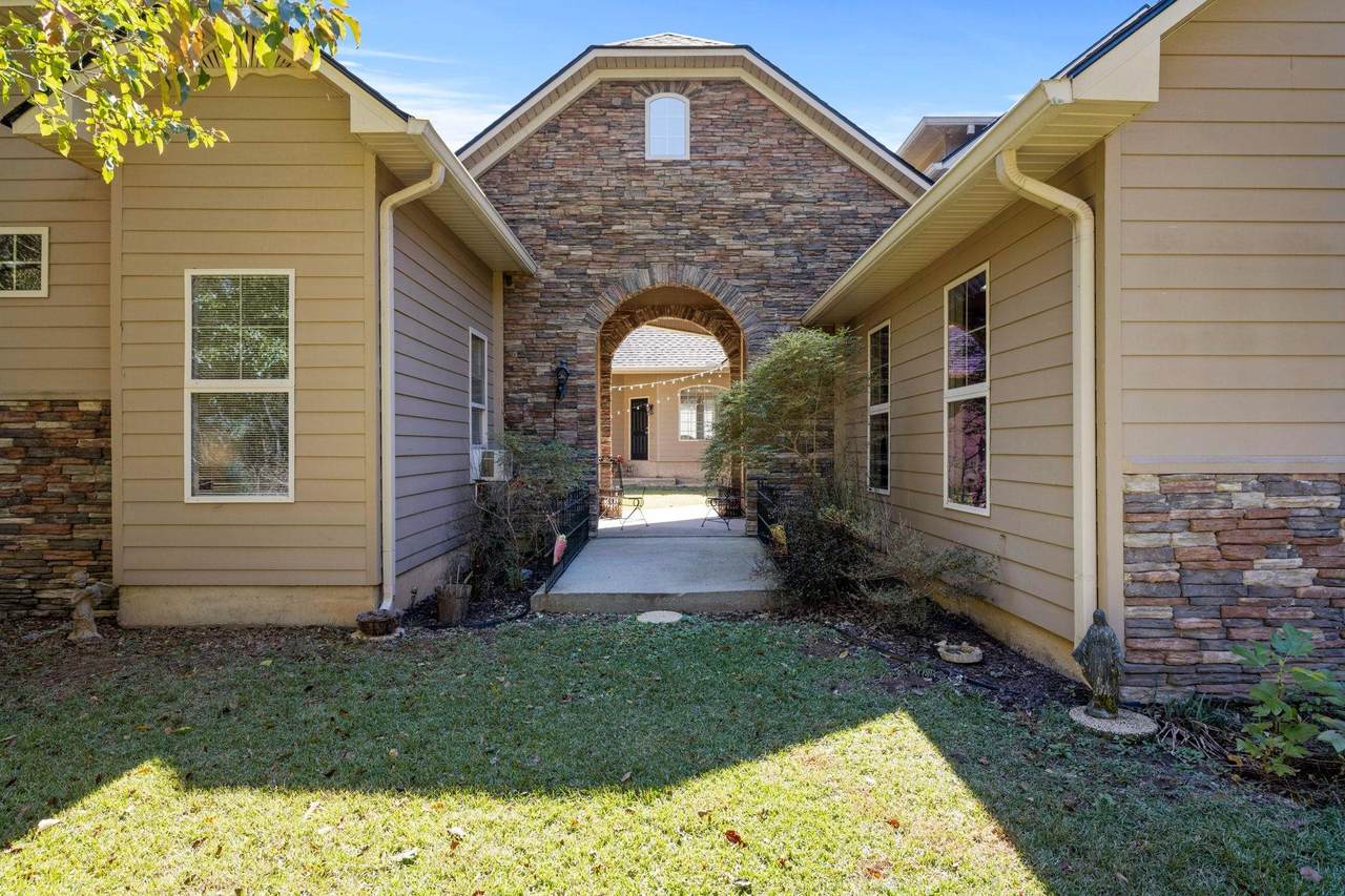 415 Co Rd 466 - Photo 1