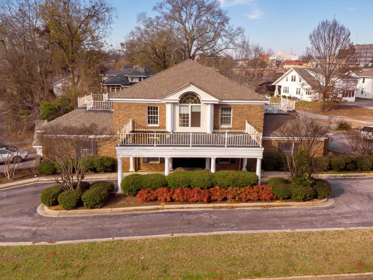 302 Dr Hicks Blvd - Photo 1