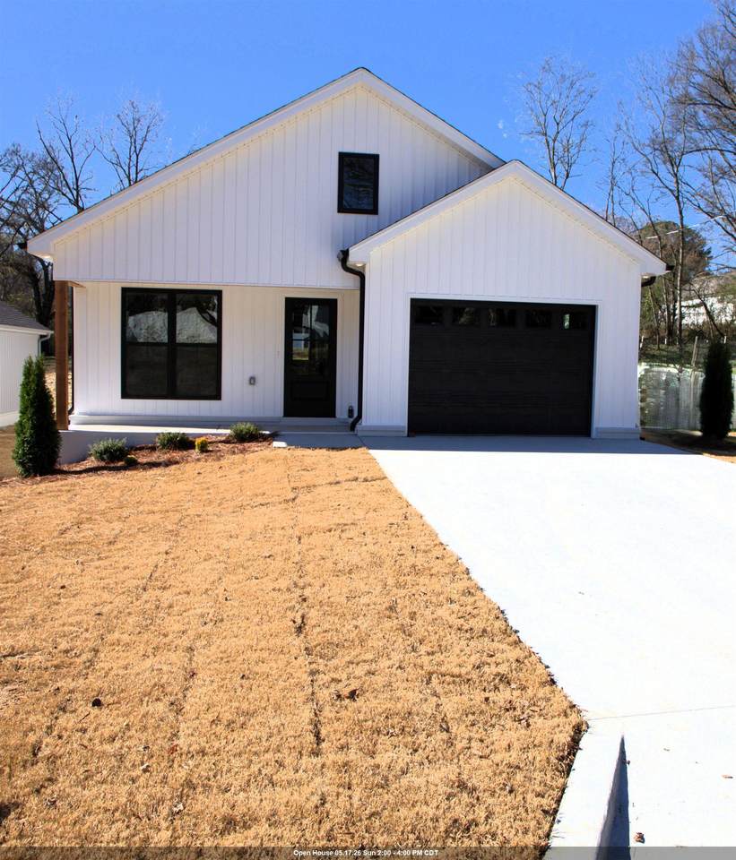 624 Trade St - Photo 1