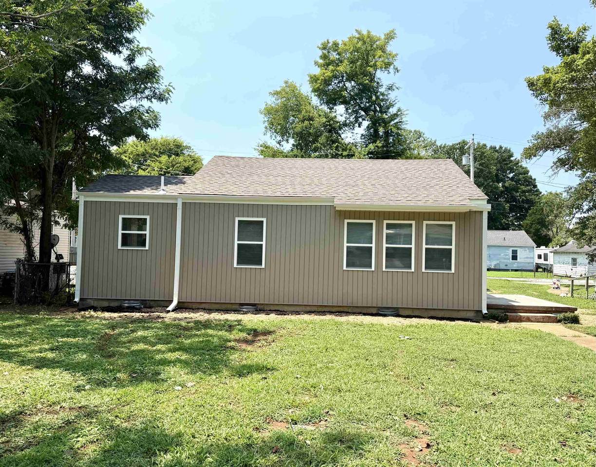 1003 Cave St - Photo 1