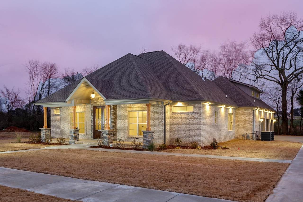 722 Saddleridge Way - Photo 1