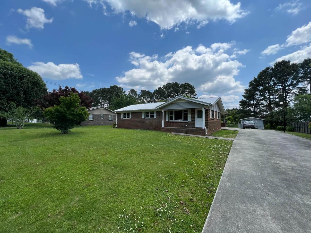 802 Mark St - Photo 1