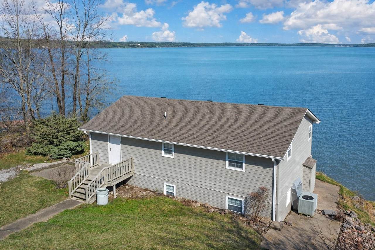 700 Lakeshore Dr - Photo 1