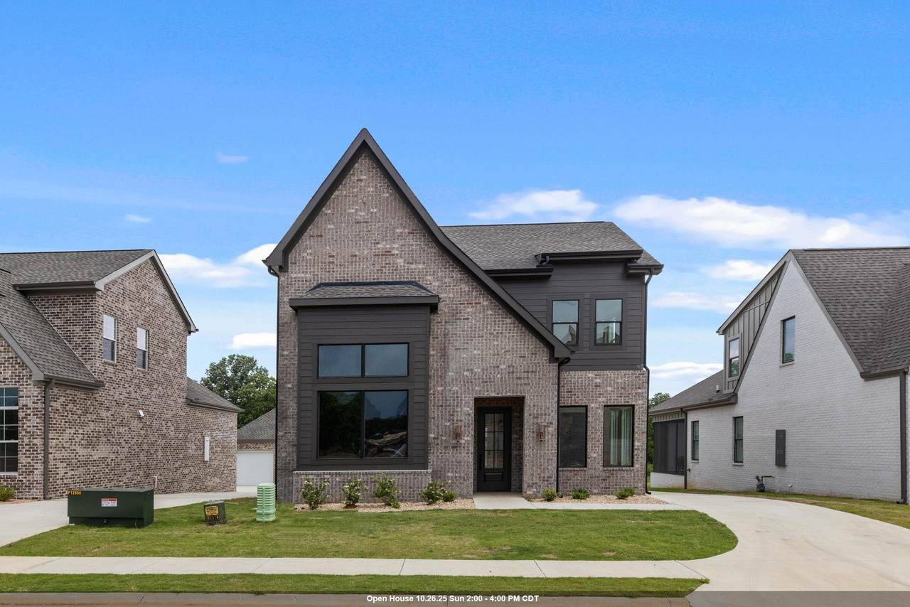 205 Fame Ave - Photo 1