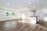 204 Piney Point Dr - Photo 2